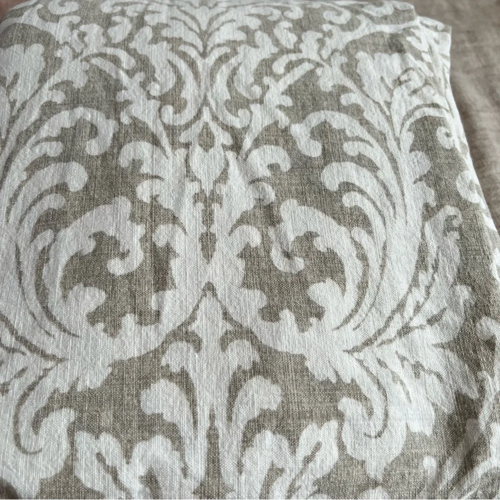 Nicole Miller Elegant Damask Duvet Cover in Beige and White Organic Cotton Full